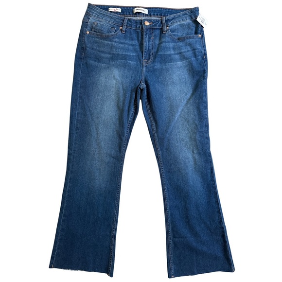 Vigoss Women's Marley Crop Boot Jeans in Indigo Dark Denim Size 31 Mid Rise NWT - Picture 1 of 5